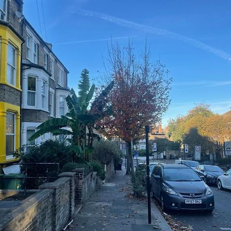 Self-Contained Flat On The 2Nd Floor You Will Share With One Other Guest, In A Family House 2 Minutes Walk From Tufnell Park Station 2Nd Floor With Stairs Londra Esterno foto