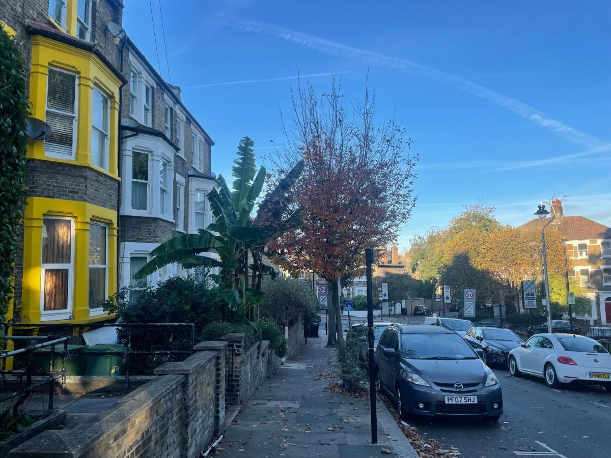 Self-Contained Flat On The 2Nd Floor You Will Share With One Other Guest, In A Family House 2 Minutes Walk From Tufnell Park Station 2Nd Floor With Stairs Londra Esterno foto