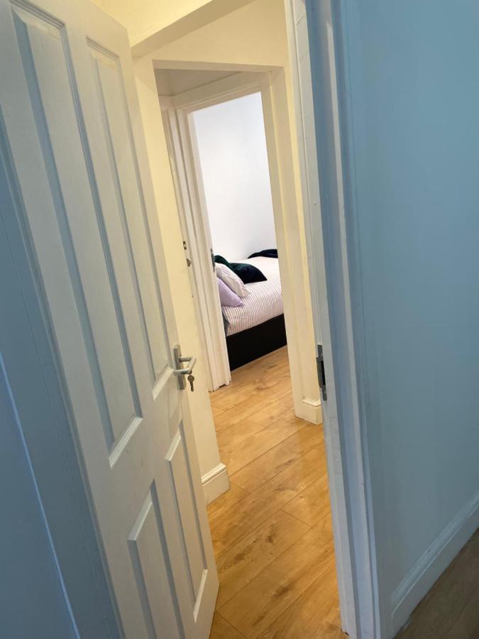 Self-Contained Flat On The 2Nd Floor You Will Share With One Other Guest, In A Family House 2 Minutes Walk From Tufnell Park Station 2Nd Floor With Stairs Londra Esterno foto